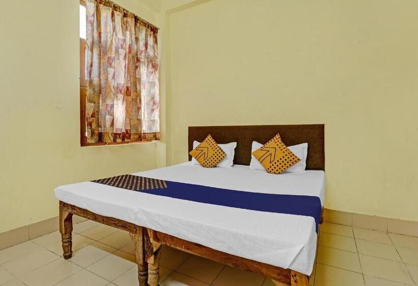 בית מלון כפרי Spot On 82139 Royal Guest House