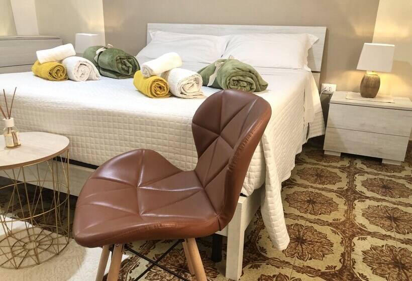 פנסיון City Bb Chic Room With Shared Bathroom