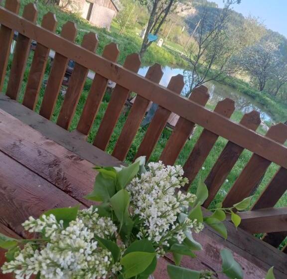 پانسیون Room In Guest Room Sejour In Green Garden With Lake View For 2 People