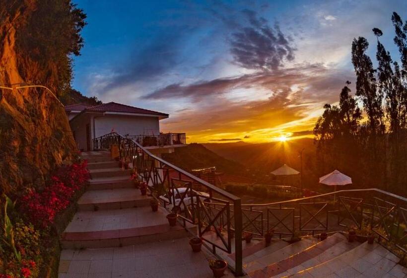 Resort Warmth Hill Crest