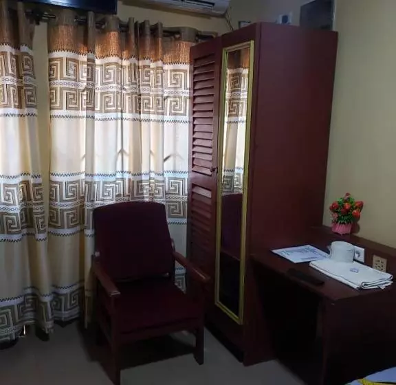 هاستل Britannia Hôtel Cmr