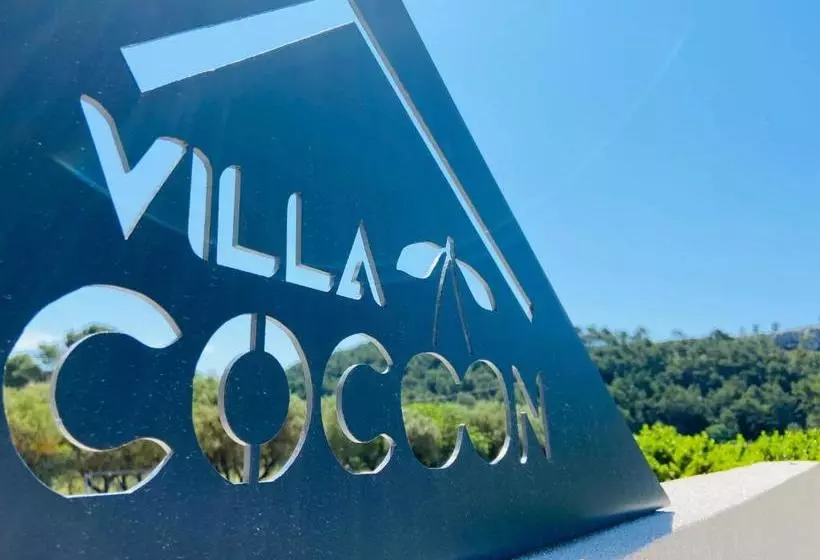 Aamiaismajoitus (B&B) Villa Cocoon   Love Room 13