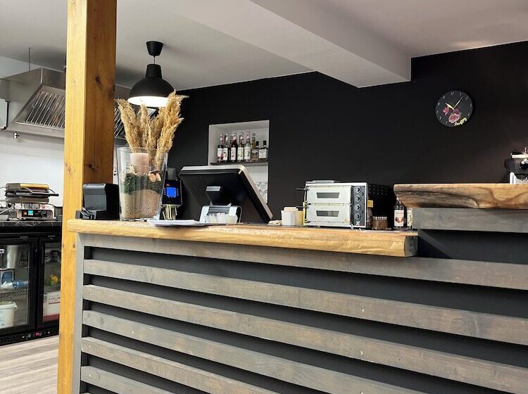 住宿加早餐 Passage 84 Hotel & Café