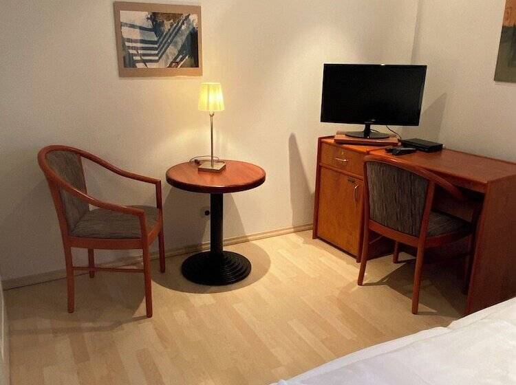 住宿加早餐 Passage 84 Hotel & Café