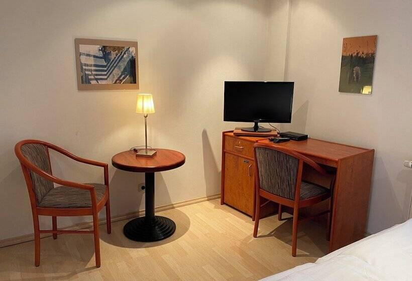 住宿加早餐 Passage 84 Hotel & Café