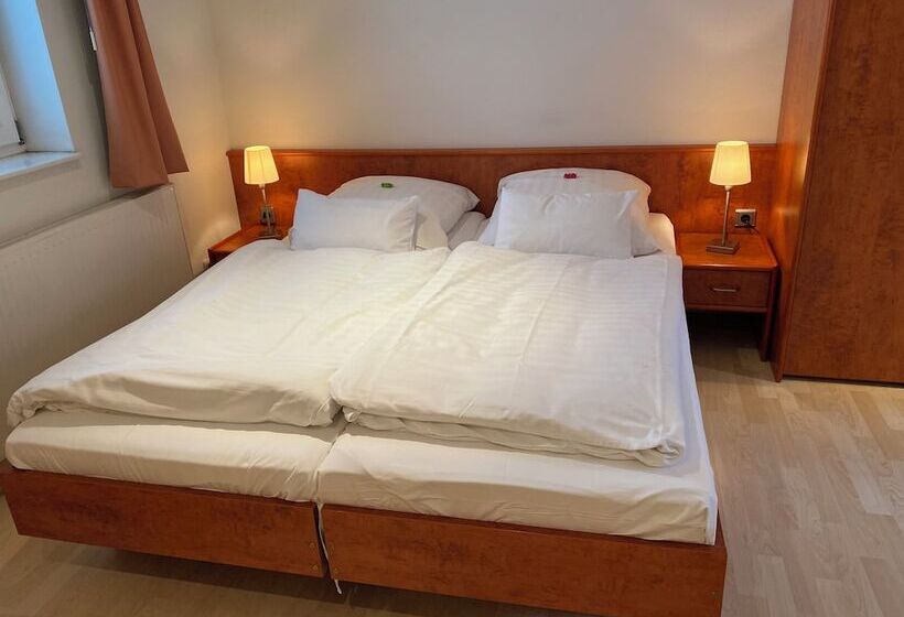 住宿加早餐 Passage 84 Hotel & Café