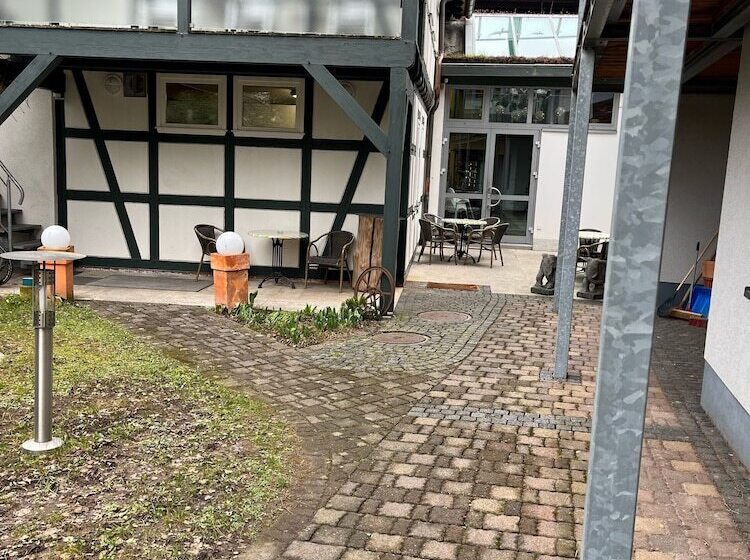 住宿加早餐 Passage 84 Hotel & Café