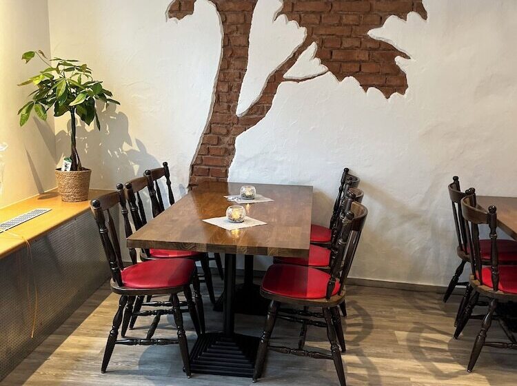 住宿加早餐 Passage 84 Hotel & Café