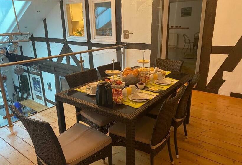 住宿加早餐 Passage 84 Hotel & Café