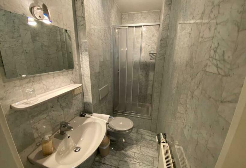 住宿加早餐 Passage 84 Hotel & Café