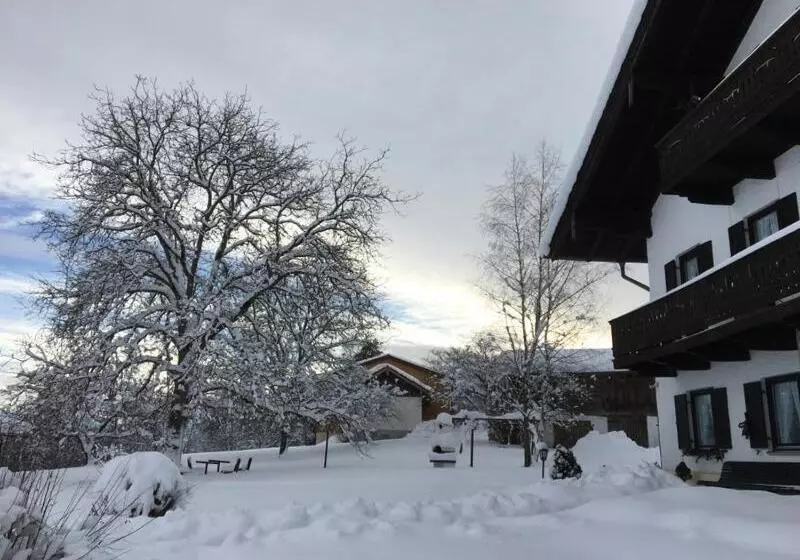 ホテル Brausamhof