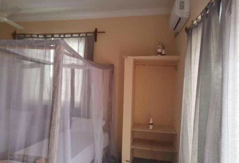 فندق Heart Of Zanzibar Bungalows