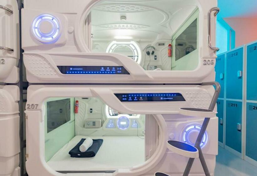On The Go Capsule Hotel Redpartner