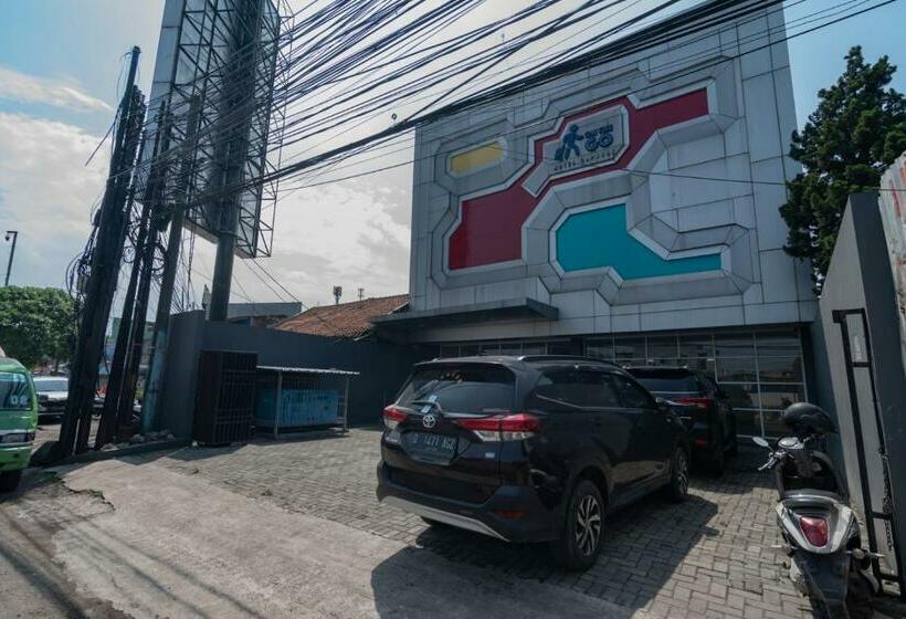 On The Go Capsule Hotel Redpartner