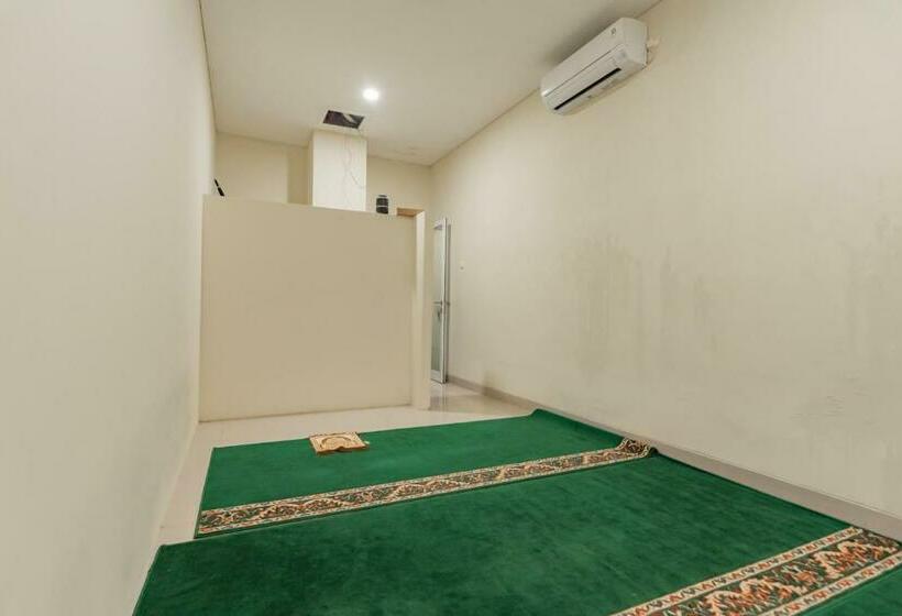 On The Go Capsule Hotel Redpartner