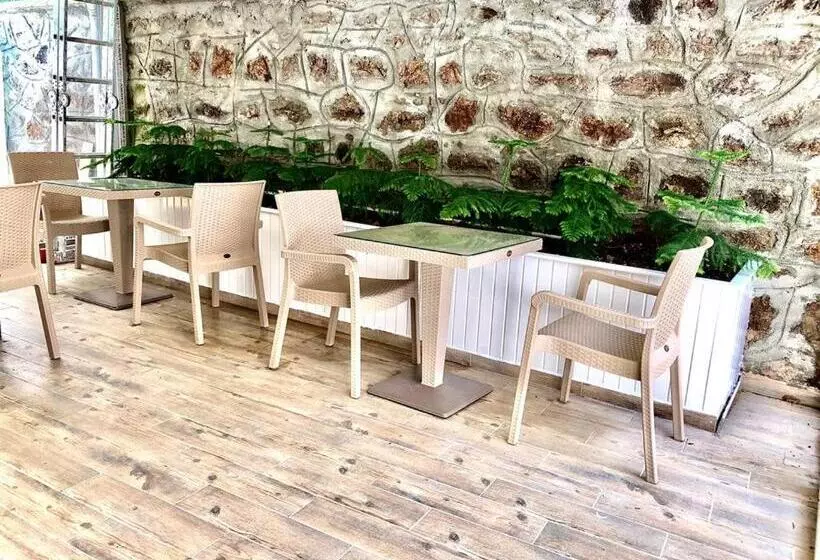 White Island Boutique Otel