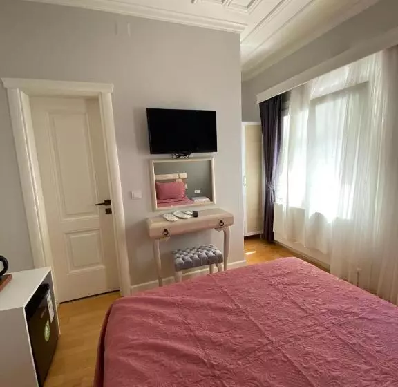 White Island Boutique Otel