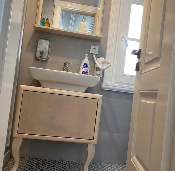 White Island Boutique Otel