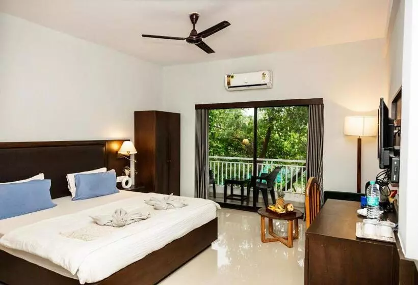 Hotelli Fourteen Pods By The Sea