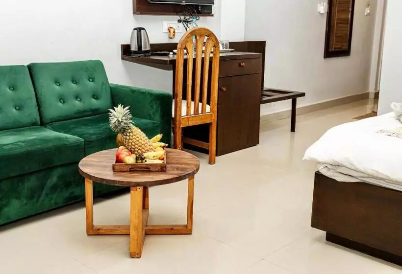 Hotelli Fourteen Pods By The Sea