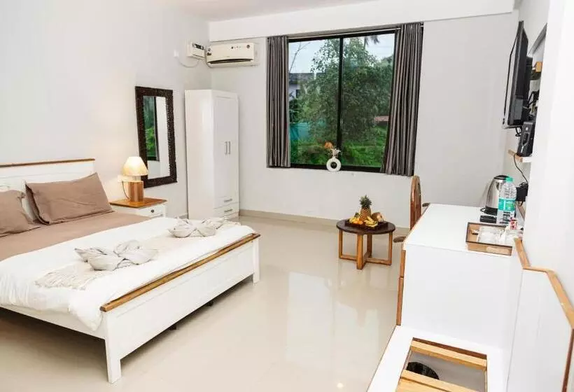 Hotelli Fourteen Pods By The Sea