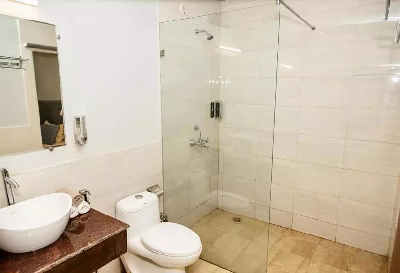 Hotelli Fourteen Pods By The Sea