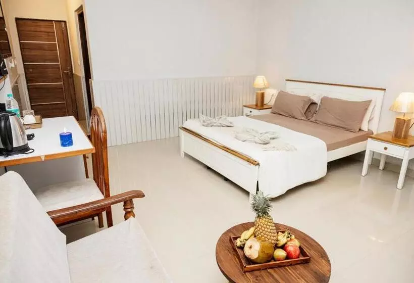 Hotelli Fourteen Pods By The Sea