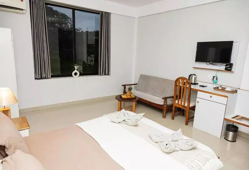 Hotelli Fourteen Pods By The Sea