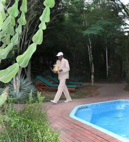 ホテル Nsele Safari Lodge