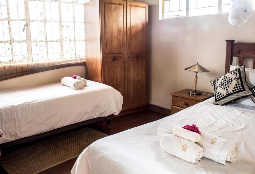 호텔 Nsele Safari Lodge