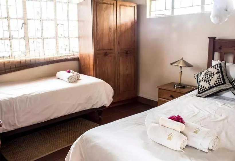 ホテル Nsele Safari Lodge