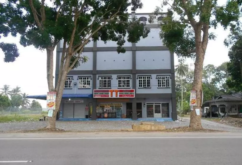Hotelli Oyo 90316 Tt Rest House