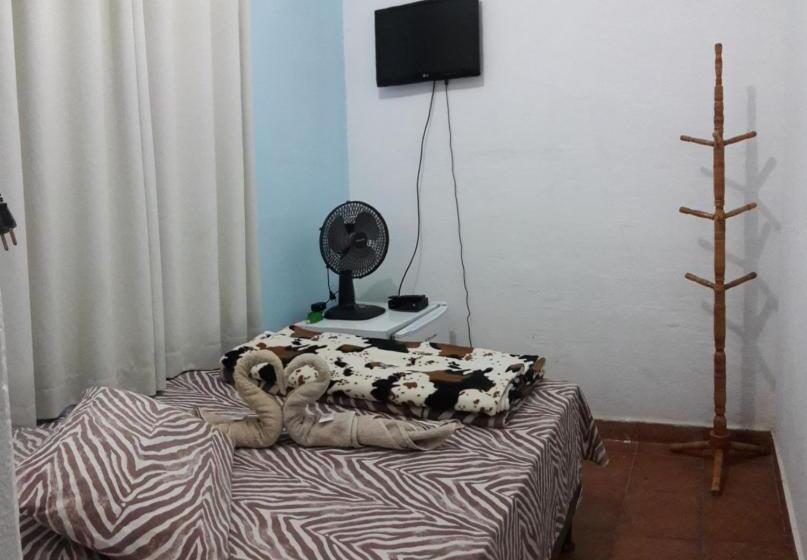 پانسیون Pousada E Hostel Monalisa