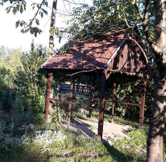 بنسيون Toldi Apartman