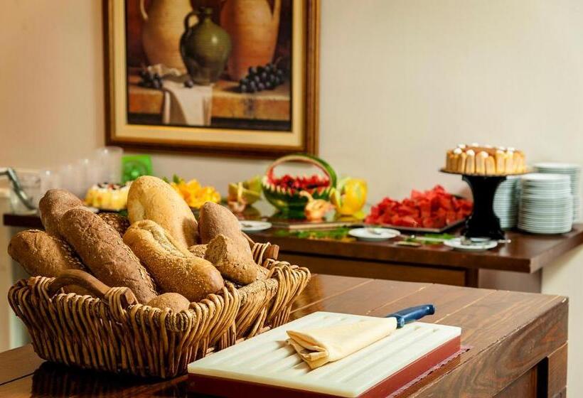 בית מלון כפרי Adelais