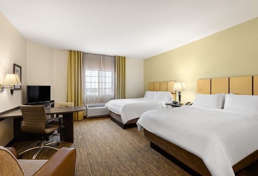 هتل Candlewood Suites Bismarck
