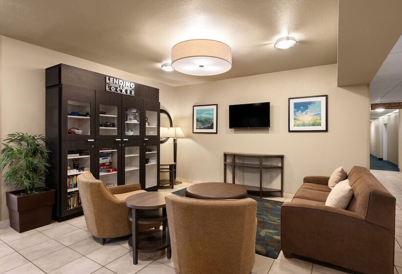 هتل Candlewood Suites Bismarck