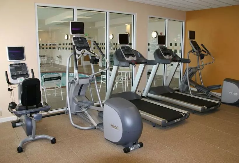 هتل Hilton Garden Inn Newport News