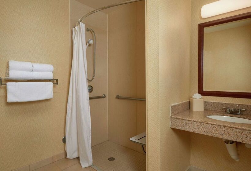 فندق Hilton Garden Inn Newport News