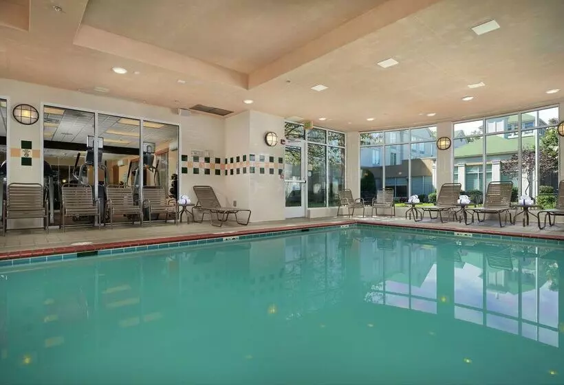 هتل Hilton Garden Inn Newport News