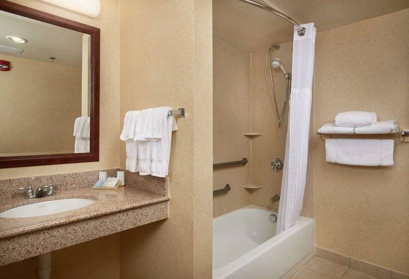 فندق Hilton Garden Inn Newport News