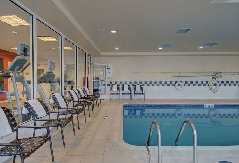 호텔 Hilton Garden Inn Norwalk