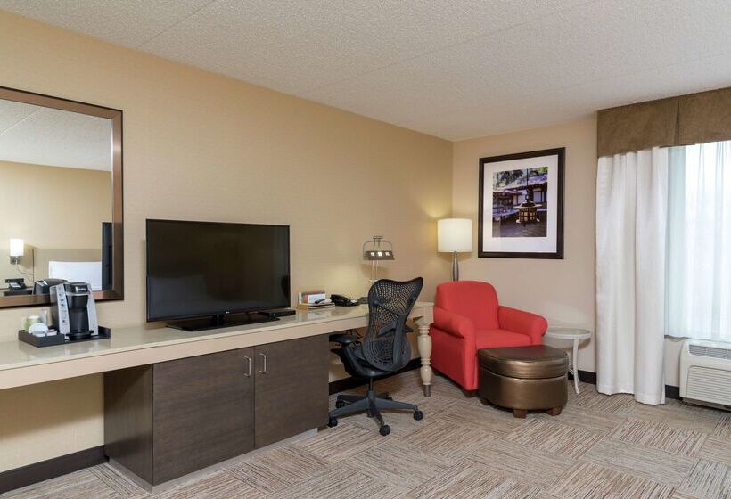 Отель Hilton Garden Inn West Lafayette Wabash Landing