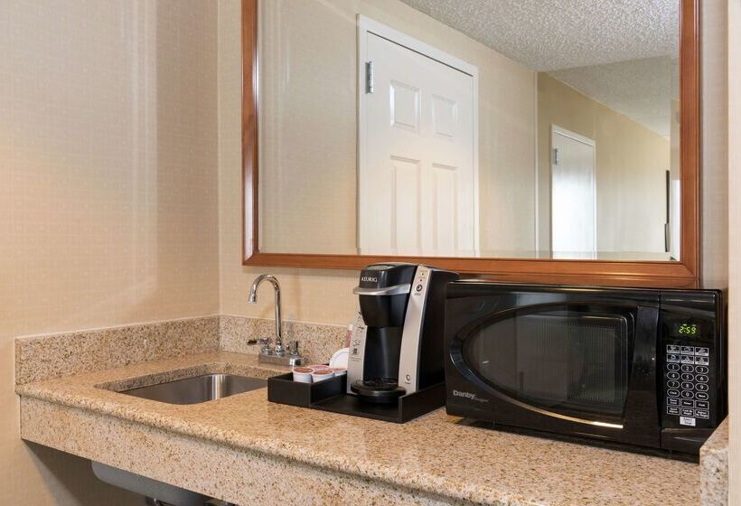 Отель Hilton Garden Inn West Lafayette Wabash Landing