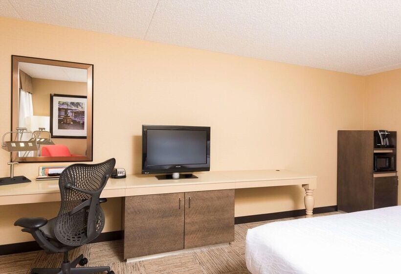 Отель Hilton Garden Inn West Lafayette Wabash Landing