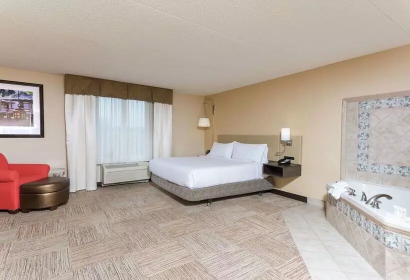 هتل Hilton Garden Inn West Lafayette Wabash Landing