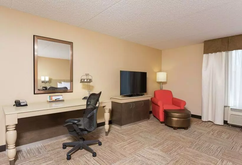 هتل Hilton Garden Inn West Lafayette Wabash Landing