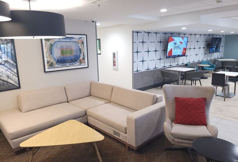 هتل Holiday Inn & Suites Ann Arbor Univ Michigan Area By Ihg