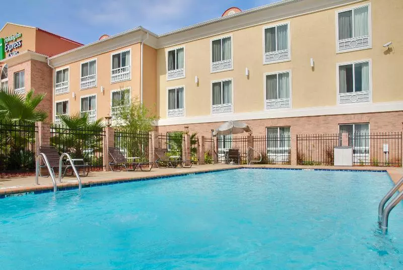 هتل Holiday Inn Express & Suites Alexandria, An Ihg