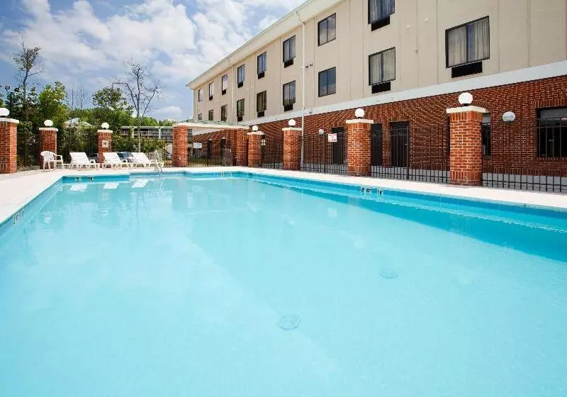 Holiday Inn Express Hotel & Suites Greensboro East, An Ihg